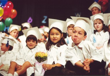 000615-graduates.jpg - 30.1 K