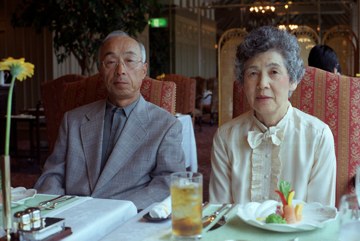 030702-parents.jpg - 25.2 K